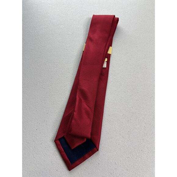 Michael Kors Solid Red Woven Pattern 100% Silk Tie NWOT - Picture 4 of 6